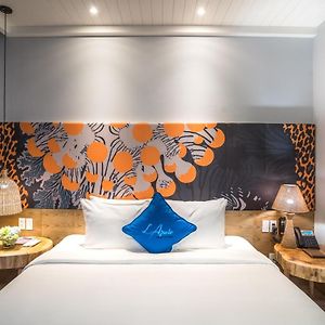Deluxe Garden View King Bed